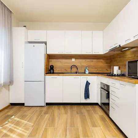 Blue Bottle - 1bd Near Mall By Flat Manаger شقة بلوفديف